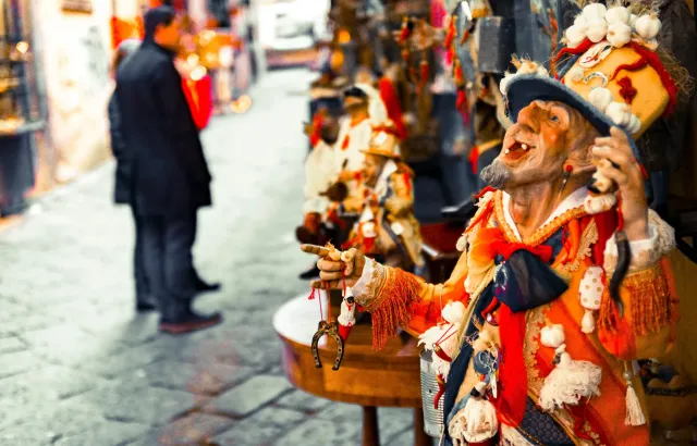 Historic Naples area reachable by custom chauffeur service