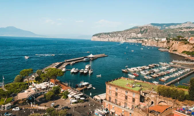 Private transfer service for route: Naples Airport to Sorrento Private Transfer