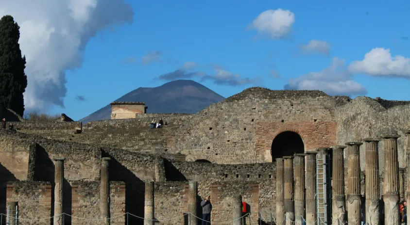 Cover image for blog post: Herculaneum Transfer and Visit Logistics: Your Practical Guide